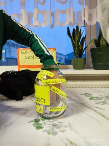 thumbnail_1764219906702