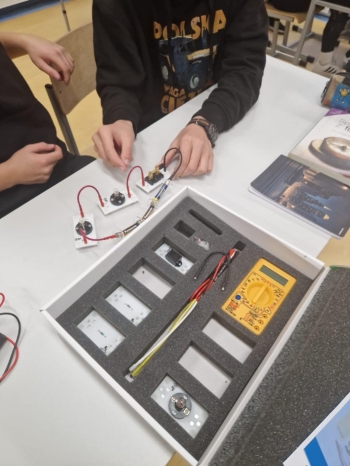 dd15f0b5-d818-4867-91bf-779f4249d9ee