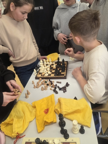 a06b619d-2694-4063-8c40-bb2ca6d1603a