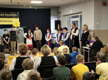 8a01af5c-3635-44e3-8d02-9e5d5e98dc22