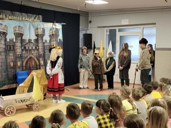 7ed3d509-e4c2-4db8-baa1-78d357ffda8f