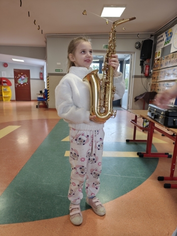 53fbeef4-f088-4fb3-956f-b1165ecf6b34