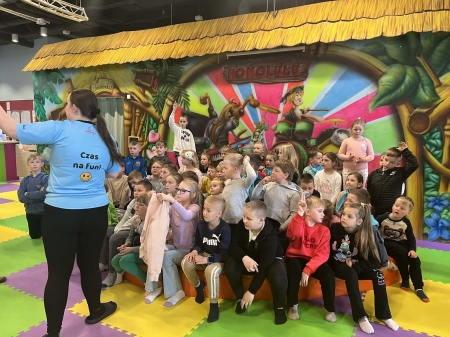 Wycieczka klas 0–2 do kina i sali zabaw!