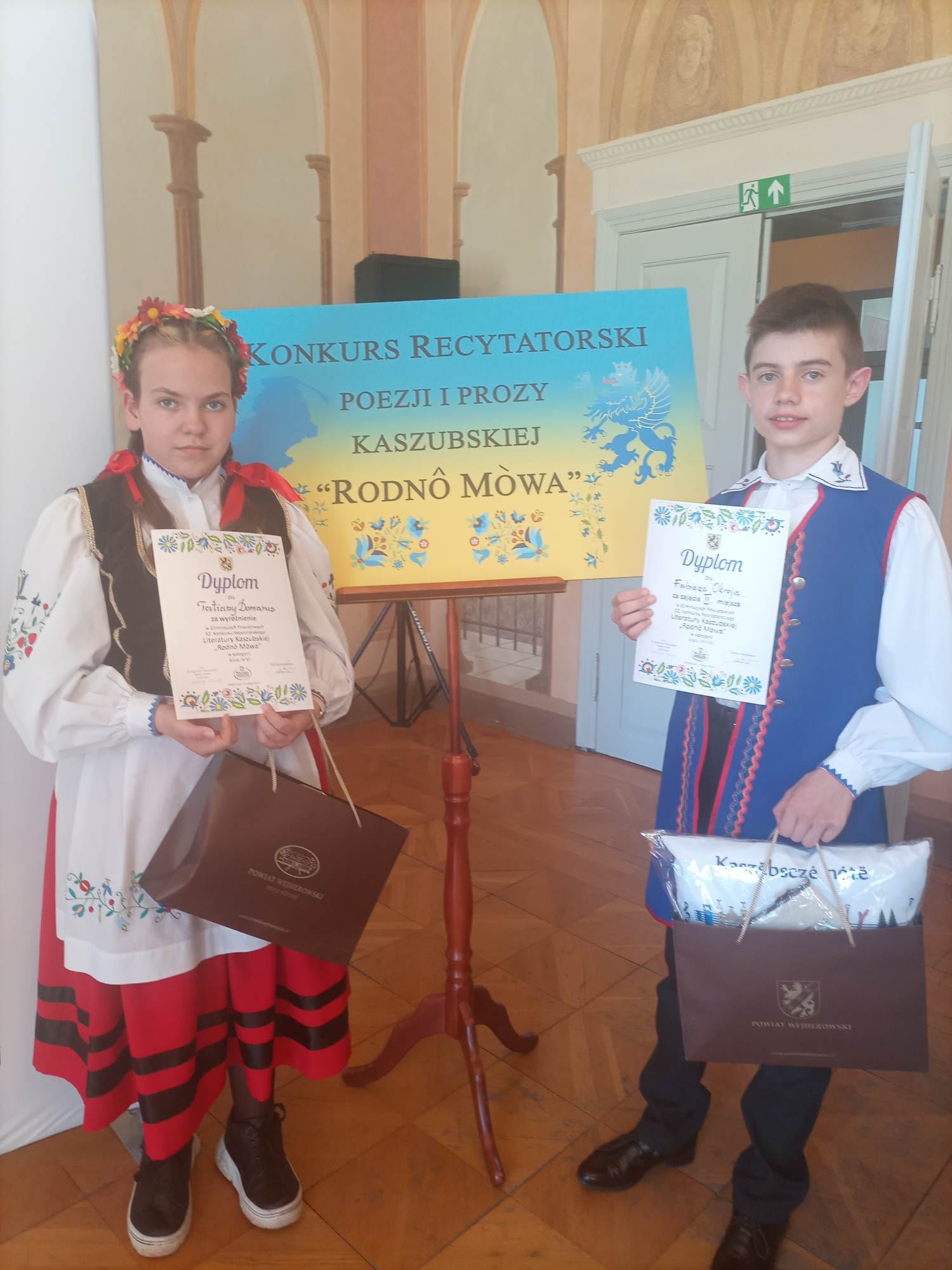 Sukces naszych uczniów w Powiatowym Konkursie ''Rodnô Mòwa''